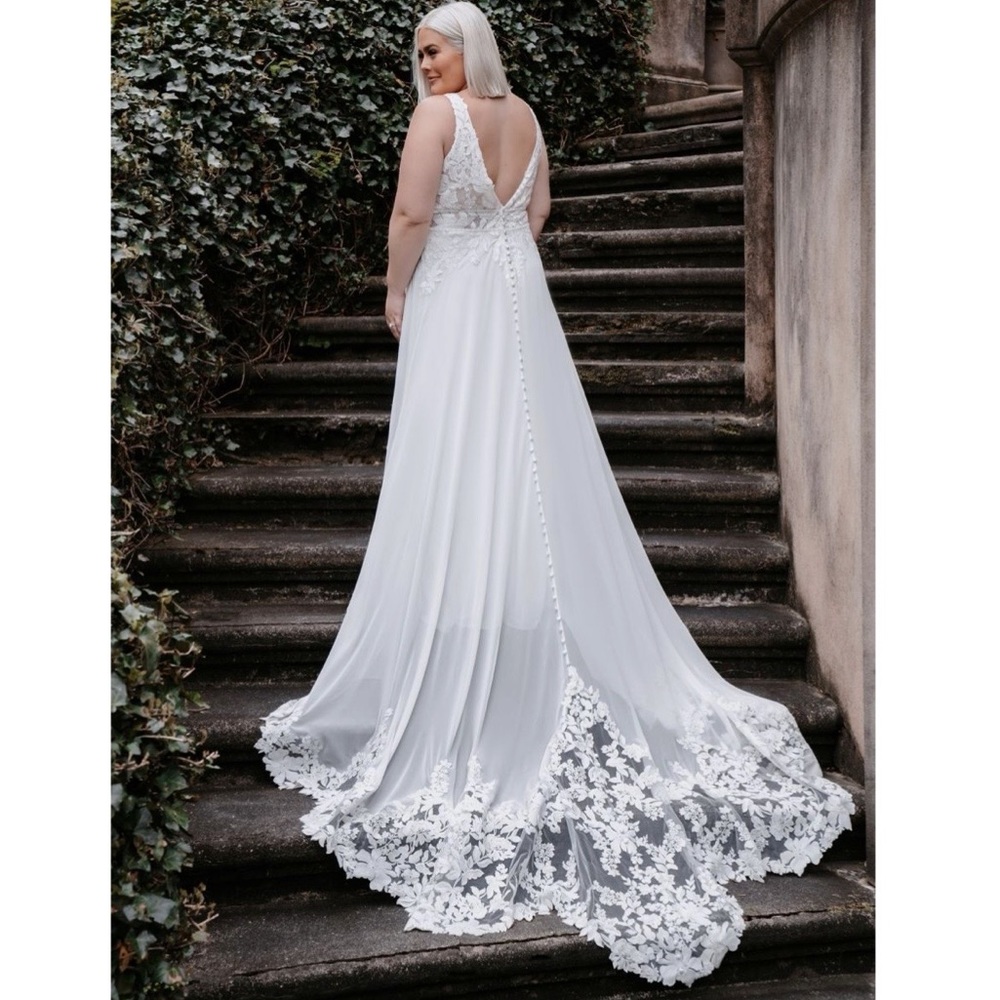 Allure Romance Wedding Dress